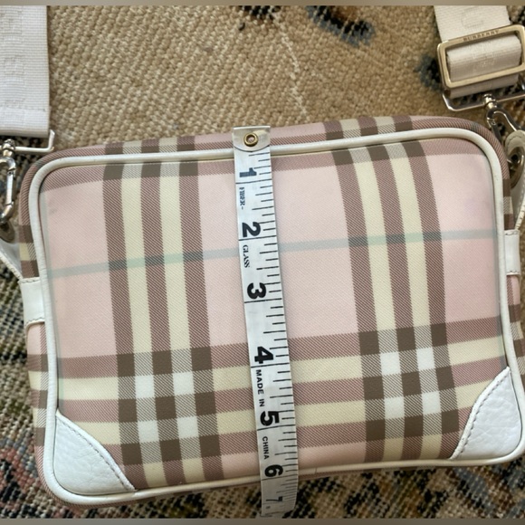 BURBERRY Pink NOVA CHECK Camera/Crossbody Bag(6”x8”)w/removeable LOGO Strap🔥EUC - Picture 10 of 17